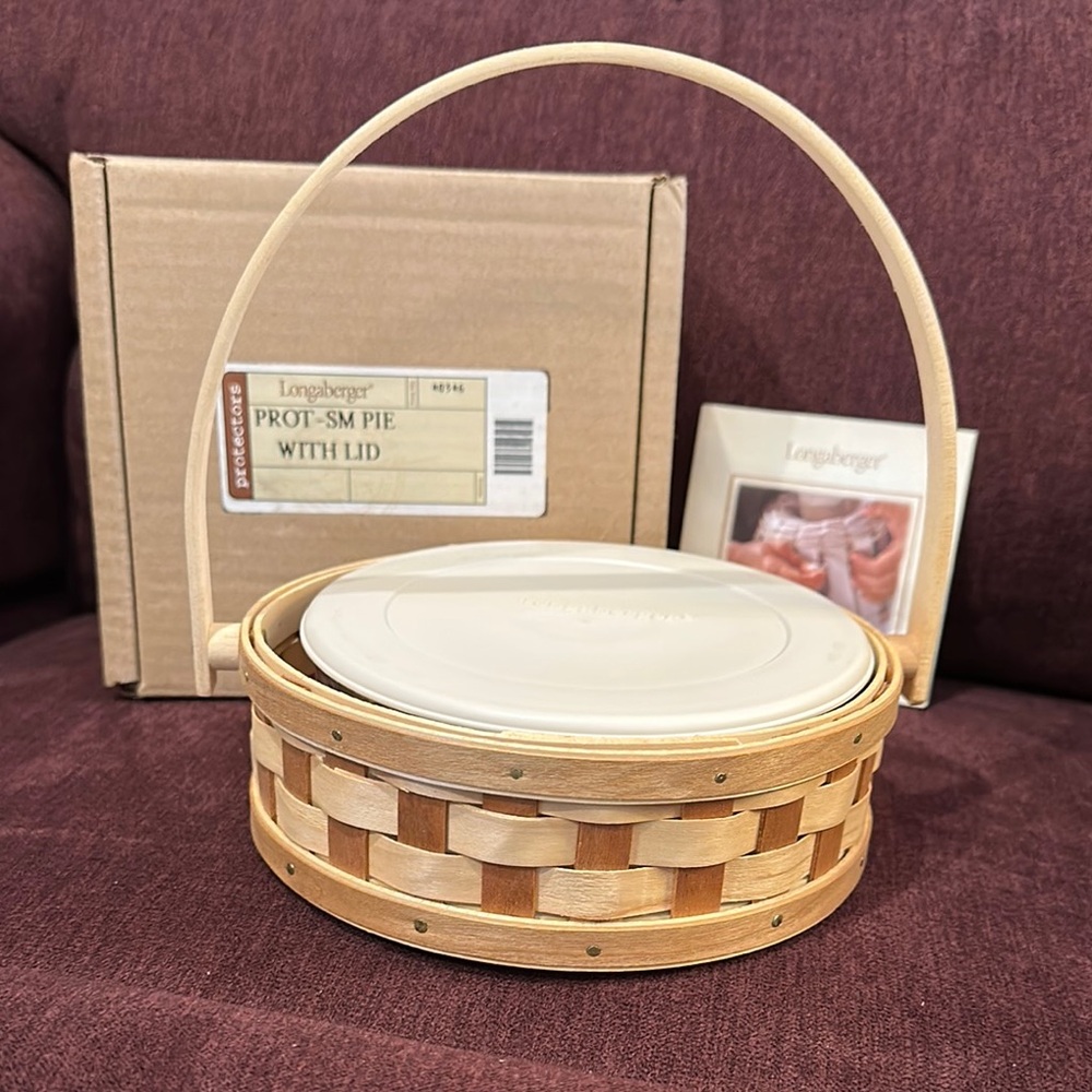 Longaberger Small Basket with Protector and Lid 2006